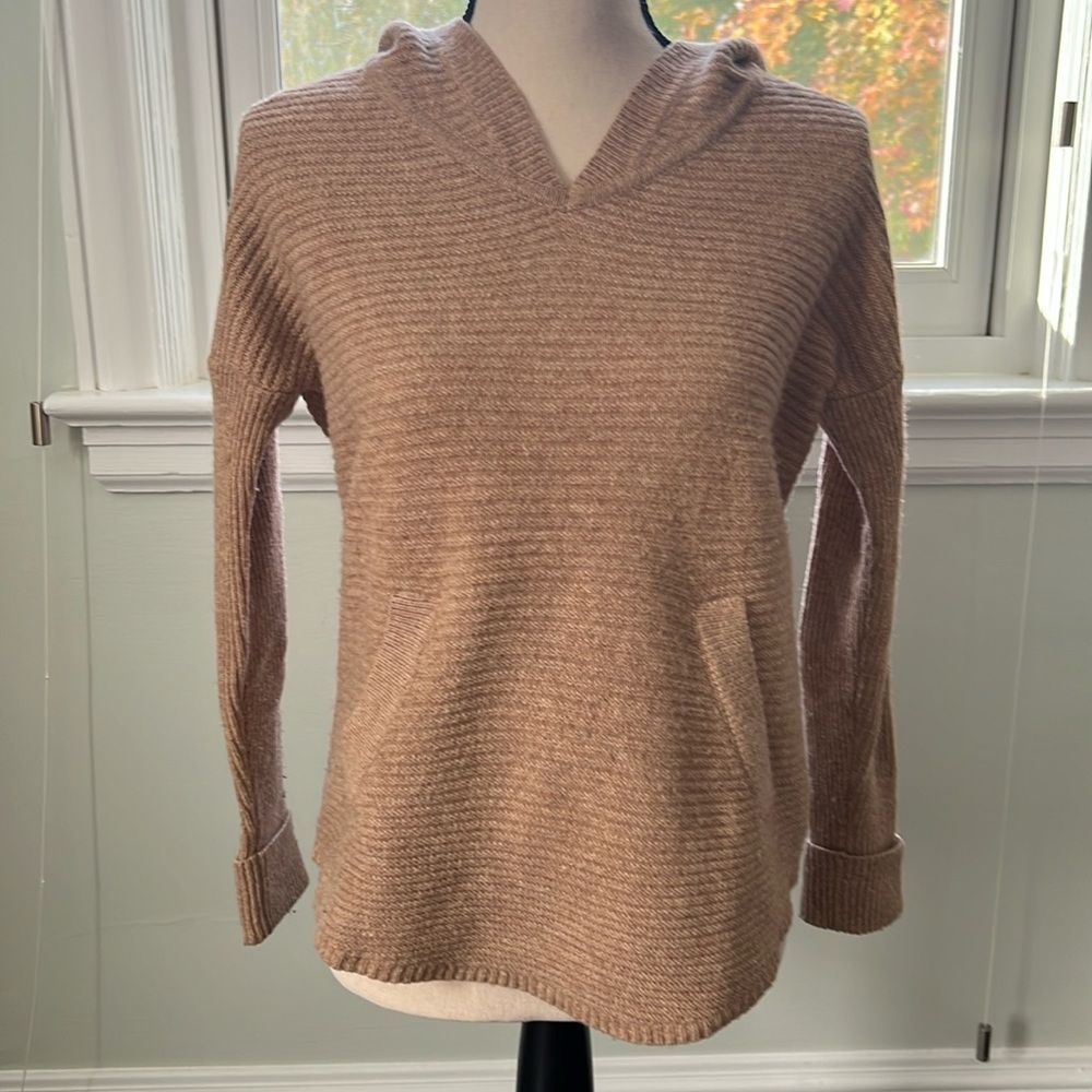 Hooded sweater